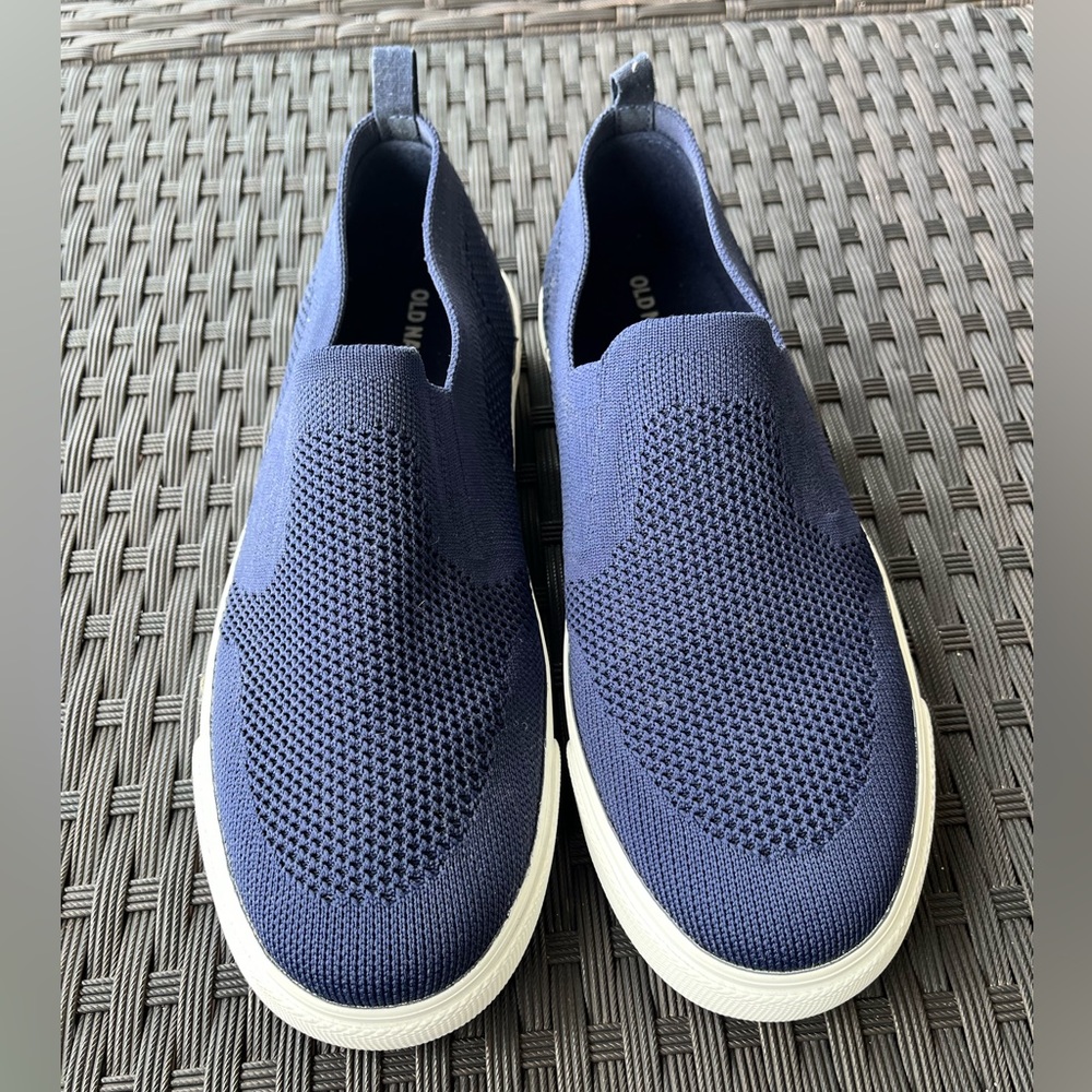 Old Navy Boys slip-on shoes | Sz. 6 | worn once